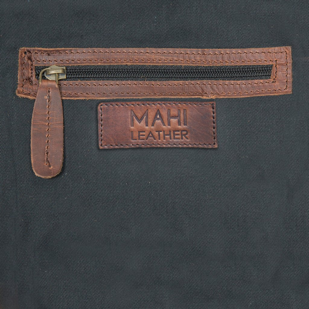 The Classic Travel Bag - Image 7