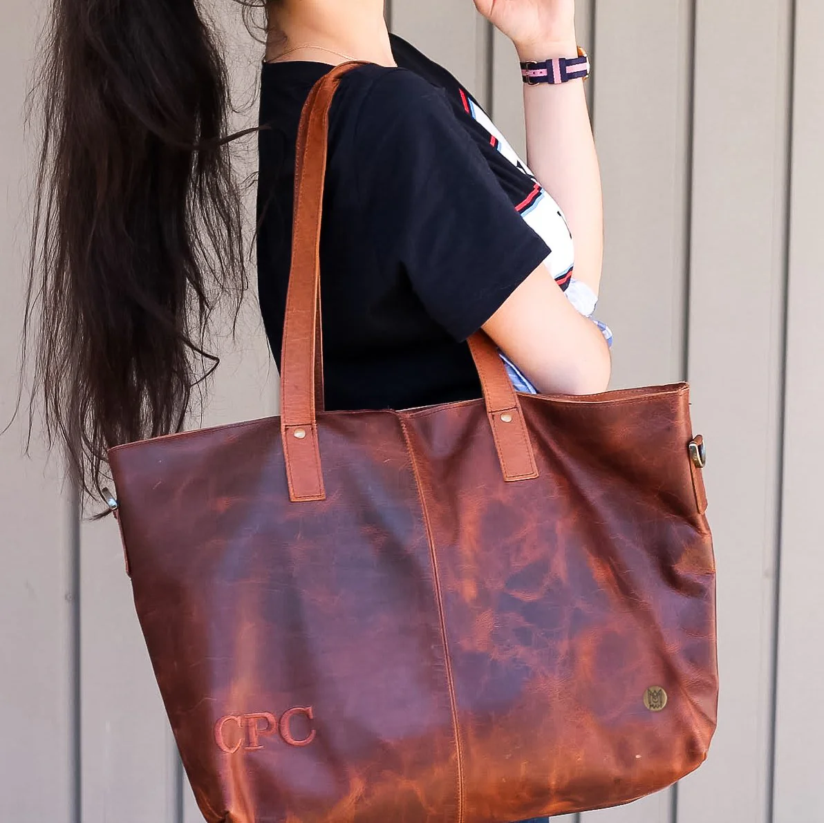 The Classic Shoulder Bag - Image 2